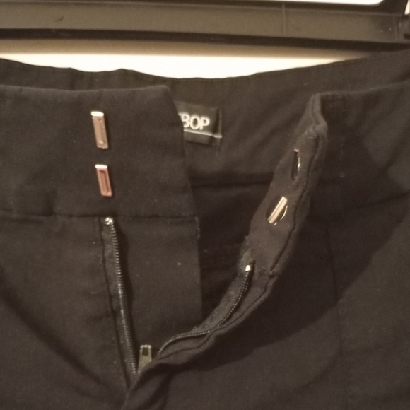 Women's Casual Black Bebop Smap Front Shorts - Picture 3 of 4